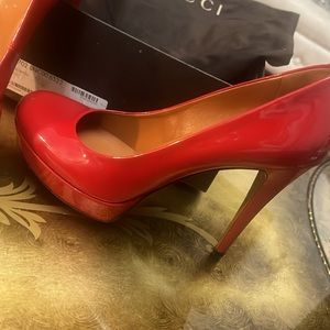 Red patent Gucci 37.5